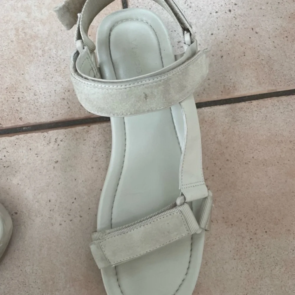 VINCE Carver Canvas-trimmed Faux Suede And Leather Sandals In White SIZE 11